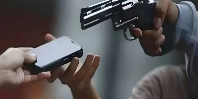 کراچی: جوہر پل پر کار سوارکی فائرنگ، 2 مبینہ ڈاکو ہلاک