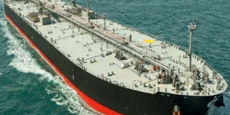 آبنائے ہرمز میں پاکستانی آئل ٹینکر کو نشانہ بنانے کا دعویٰ من گھڑت