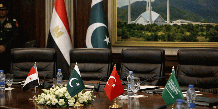 مشرق وسطیٰ کشیدگی: اسلام آباد میں بڑی بیٹھک کی تیاریاں، مصر اور ترکیہ کے وزرائے خارجہ پاکستان پہنچ گئے، سعودی وزیر کا انتظار