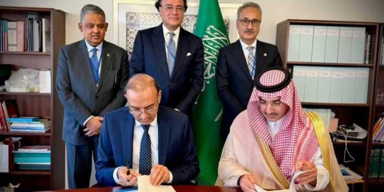 سعودی عرب نے پاکستان کے لیے 3 ارب ڈالر کے ڈپازٹ رول اوور کر دیئے