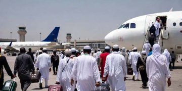 کراچی سے پہلی حج پرواز 160 عازمین کے ساتھ حجازِ مقدس روانہ