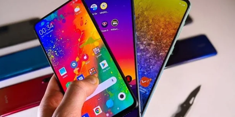 آسان اقساط پر اسمارٹ فونز کی فراہمی کے منصوبے میں اہم پیشرفت